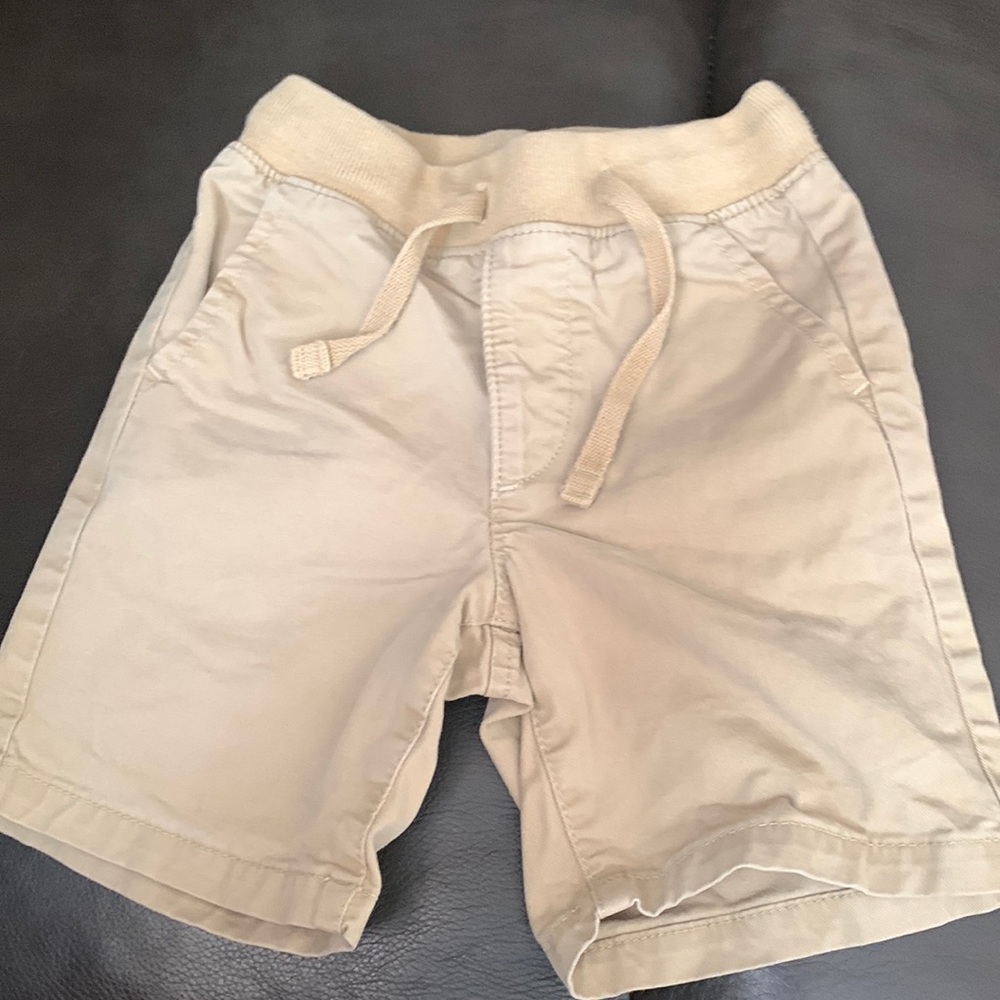Gap khaki shorts